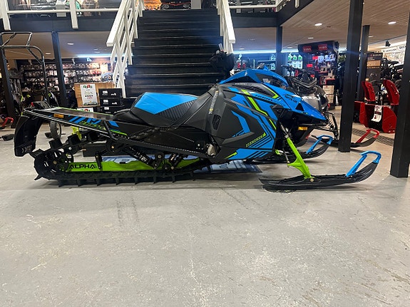 Arctic Cat  M 8000 Hardcore Alpha 154 " 5års Garanti Kampanj!