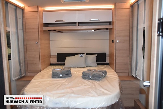Knaus Sudwind 650 UX 60 Years Queenbed ! Sommarkampanj ! 9 of 12