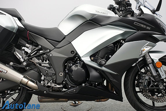 Kawasaki Ninja Z1000SX* Scorpion, Sidoväskor, Endast 413 mil 11 of 27