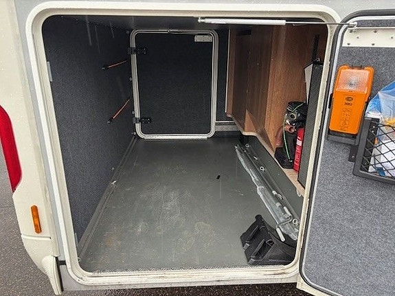 Carthago C-TOURER I 143 Lightweight 4 of 15