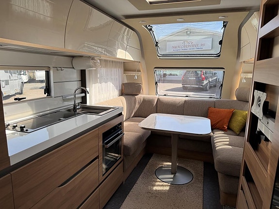 Adria ALPINA 613 UT Långbäddar, Takmonterad markis 12 of 15