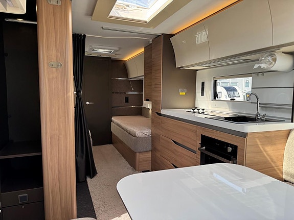 Adria ALPINA 613 UT Långbäddar, Takmonterad markis 5 of 15