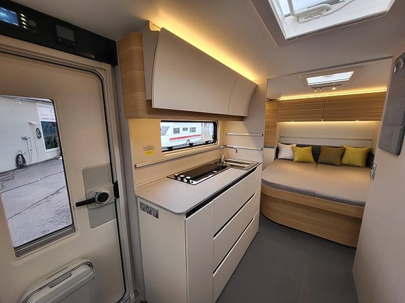 Adria Adora 593 UP Queenbed 7 of 17