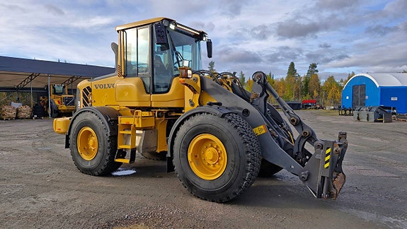Vi köper volvo lastmaskiner