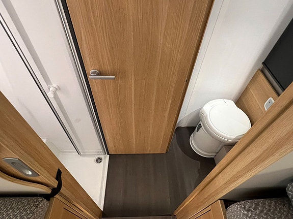 Adria MATRIX PLUS 670 SL (ALDE+Aut+Värmematta hytt+Heavy) 12 of 25
