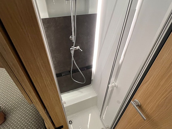 Adria MATRIX PLUS 670 SL (ALDE+Aut+Värmematta hytt+Heavy) 14 of 25