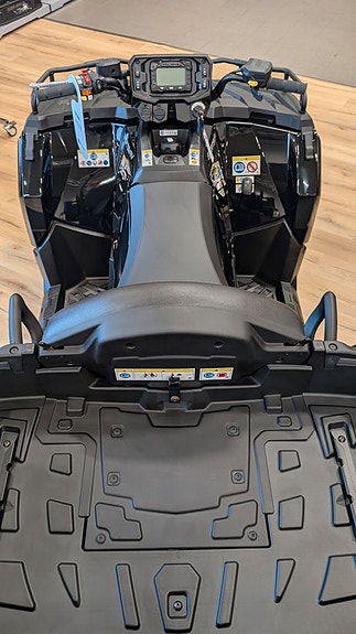 Polaris Sportsman  X2 570 EPS Black Edition 4 of 5