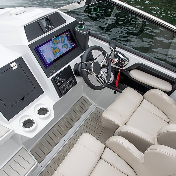 Finnmaster T8 - 2025 Demo Mercury Verado 300 2 of 5
