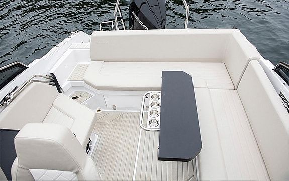Finnmaster T8 - 2025 Demo Mercury Verado 300 4 of 5
