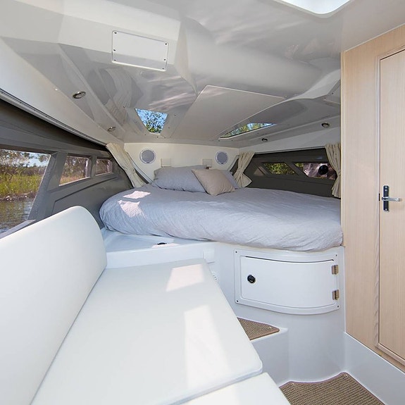 Finnmaster T8 - 2025 Demo Mercury Verado 300 3 of 5