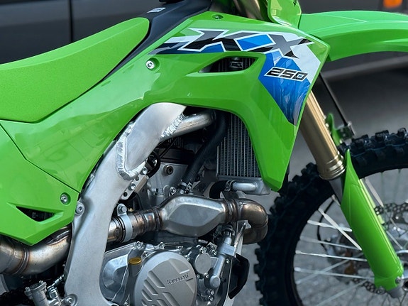 Kawasaki KX 250 / Slutförsäljning / Räntefritt 24mån 3 of 8