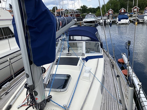 Hallberg-Rassy 312 Mk II – 1988 i Toppskick, ny motor 2022 3 of 5