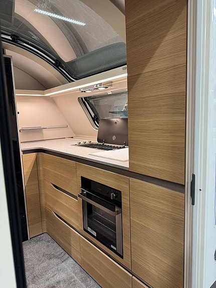 Adria ADORA 613 HT   inkl.AC 8 of 15