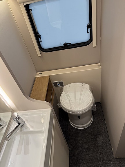 Adria ADORA 613 HT   inkl.AC 13 of 15