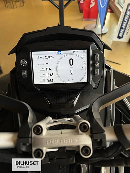 Polaris 650 Switchback Assault 146 Shadow Gray/Black Demo 4 of 4