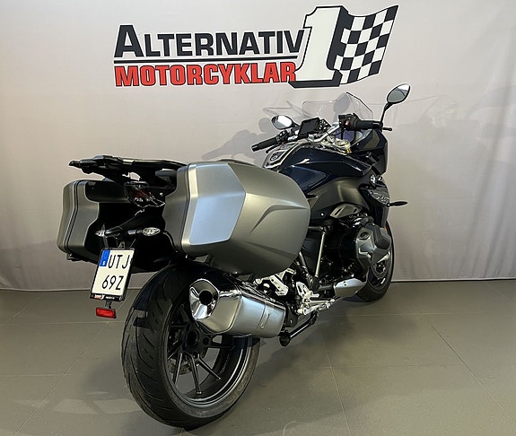 BMW R1250RS 2 of 5