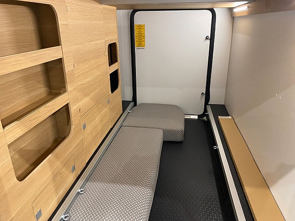Adria Coral 670 DL Plus  3500 kg / Face to Face / Automat 140hk / B-körkort 14 of 23