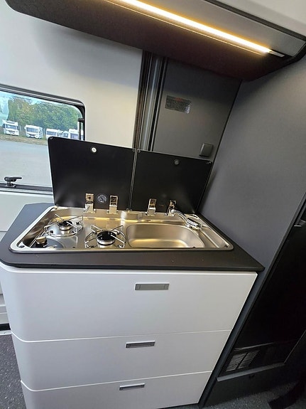 Adria TWIN SUPREME 640 SLB - Fiat MultiJet3 140HP (103kW) 35L 17 of 27