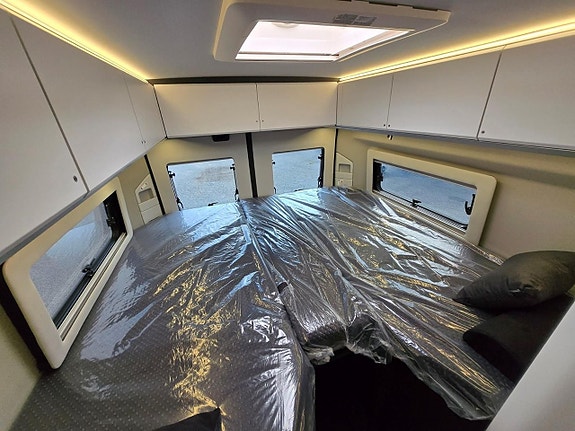 Adria TWIN SUPREME 640 SLB - Fiat MultiJet3 140HP (103kW) 35L 21 of 27