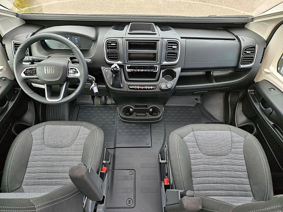 Adria TWIN SUPREME 640 SLB - Fiat MultiJet3 140HP (103kW) 35L 10 of 27