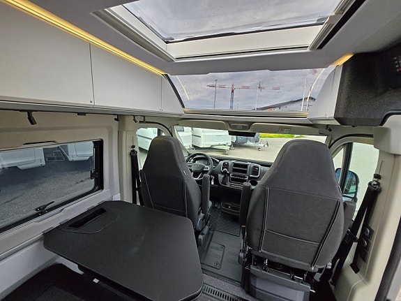 Adria TWIN SUPREME 640 SLB - Fiat MultiJet3 140HP (103kW) 35L 13 of 27