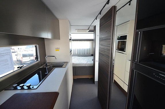 Adria Astella 644 DP 5 of 21