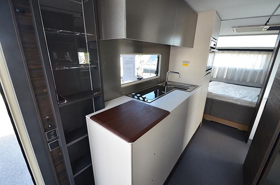 Adria Astella 644 DP 9 of 21