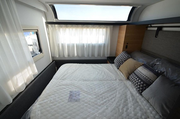 Adria Astella 644 DP 13 of 21