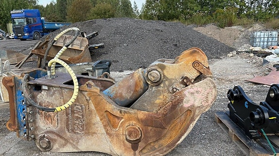 Begagnad Trevi Benne F25 fast pulveriserare 2490 kg