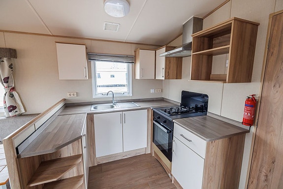 ABI Oakley en villavagn med 3 sovrum och skinnsoffa - Nr 240 5 of 13