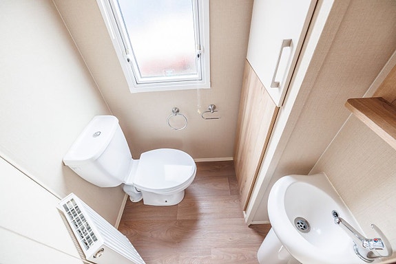 ABI Oakley en villavagn med 3 sovrum och skinnsoffa - Nr 240 9 of 13