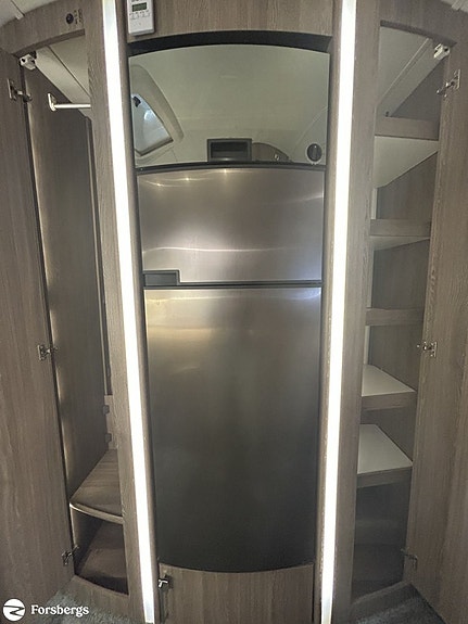 Kabe TM I 910 / Hydrauliska stödben / Solcell / AC bodel / KOMPLETT BIL 11 of 21