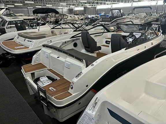 Uttern D59 & Mercury 150 hk 4-takt & Premium pkt -2026