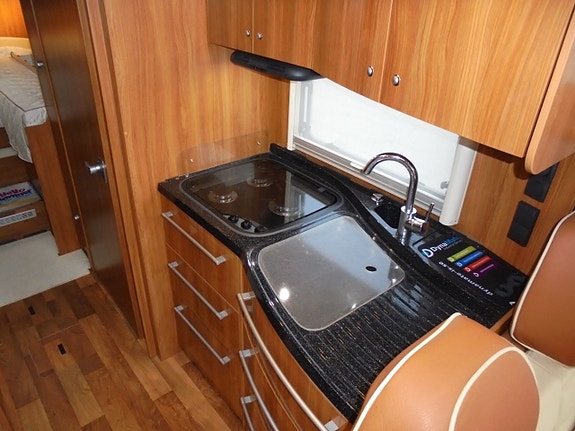 Dethleffs Globetrotter XL-I 7850 (Automat vxl) 8 of 12