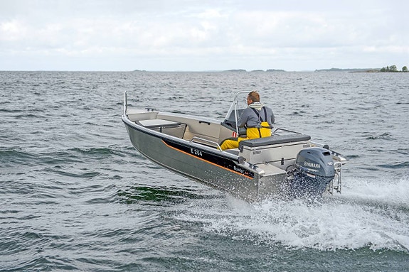 Buster M1 2025 Yamaha F40FETL 4 of 5