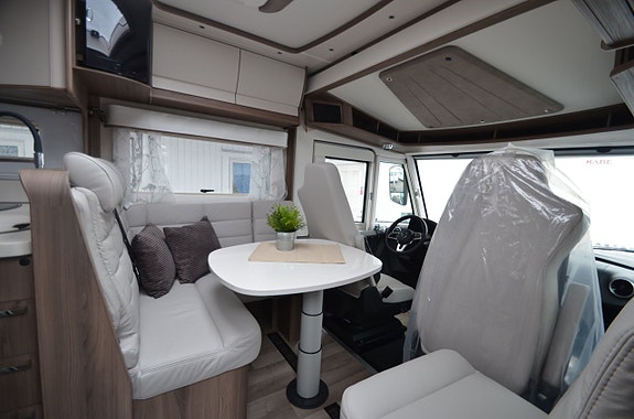 Kabe Imperial Travel Master Intergrated 790 LQB 5 of 14