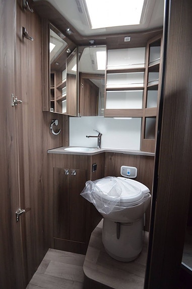 Kabe Imperial Travel Master Intergrated 790 LQB 9 of 14