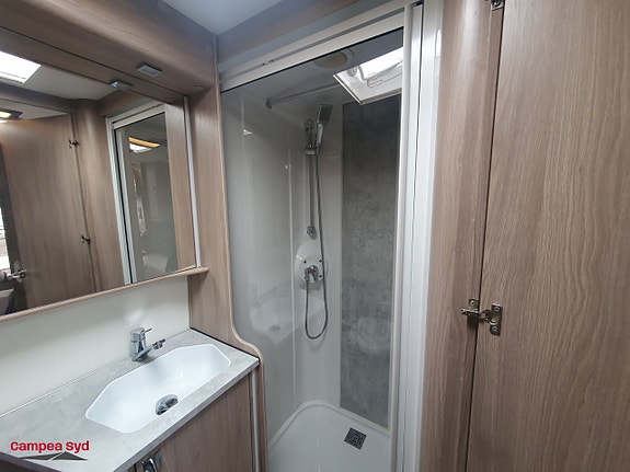 Kabe ROYAL 630 TDL FK KS *Mover * AC 13 of 21