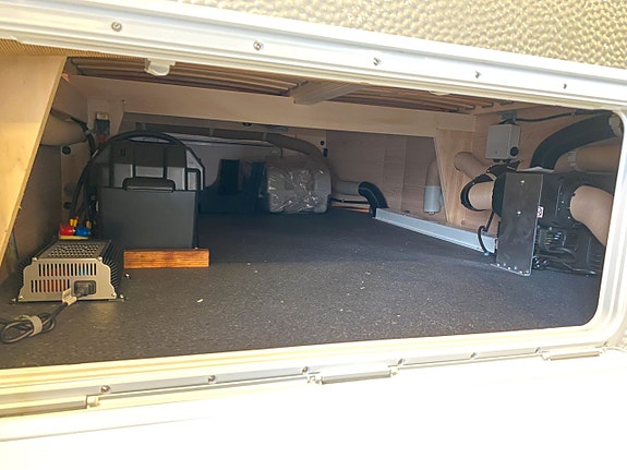 Adria Aviva 422 PY /B-körkort/1300kg/Resevagn/Golvvärme/1495kr/mån 3 of 17