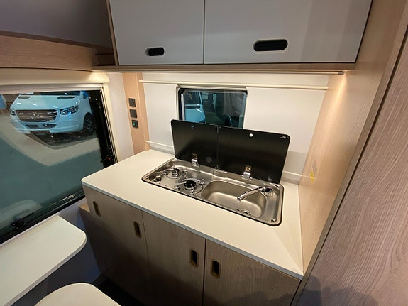 Adria Aviva 422 PY /B-körkort/1300kg/Resevagn/Golvvärme/1495kr/mån 15 of 17