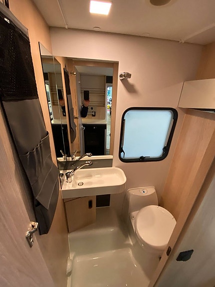 Adria Aviva 422 PY /B-körkort/1300kg/Resevagn/Golvvärme/1495kr/mån 12 of 17