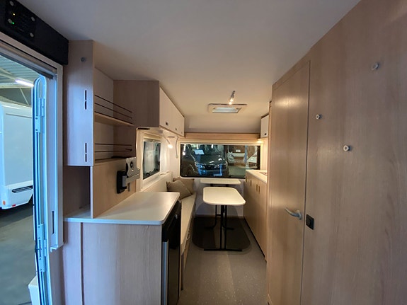 Adria Aviva 422 PY /B-körkort/1300kg/Resevagn/Golvvärme/1495kr/mån 9 of 17