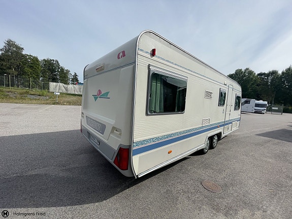 Adria Unica 613 UL | ALDE | LÅNGBÄDDAR 3 of 22