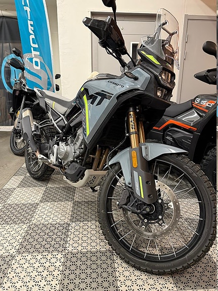 CFMOTO 450 MT