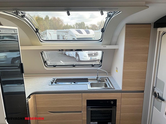 Adria Adora 613 HT 11 of 21