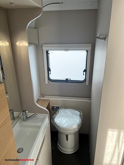 Adria Adora 613 HT 20 of 21