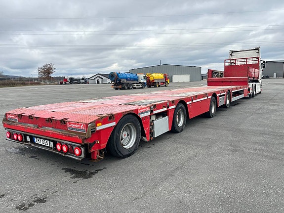 Scania S 580 Dragbil med Langendorf Trailer med Ramper 6 of 12