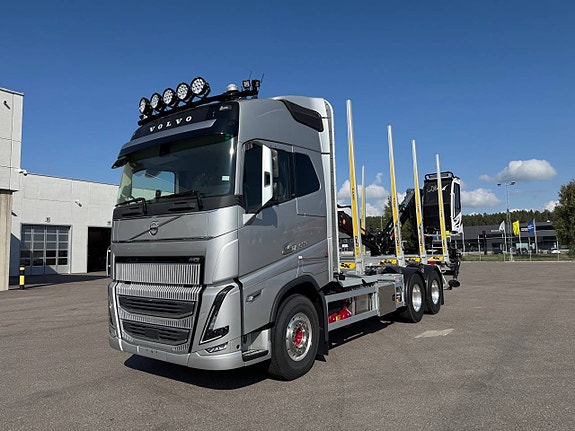 Ny FH16 650hk Timmerbil med kran Loglift 108S