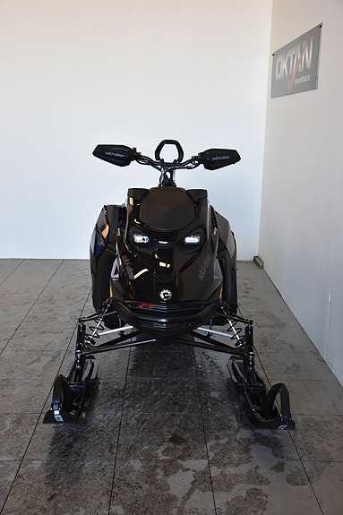 Ski-doo Summit EXPERT 850 Turbo 4 of 9
