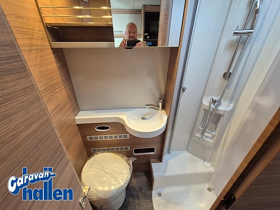 Knaus L!VE I 700 MEG (Låga Långbäddar) 19 of 27